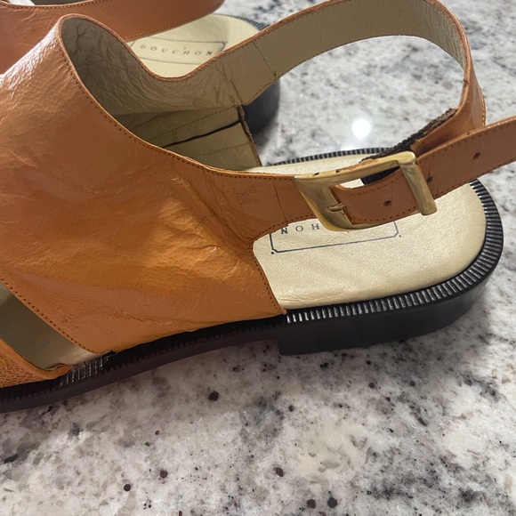 Tan and Gold Textured Leather Sandals with Slip-On Design - Picture 3 of 7